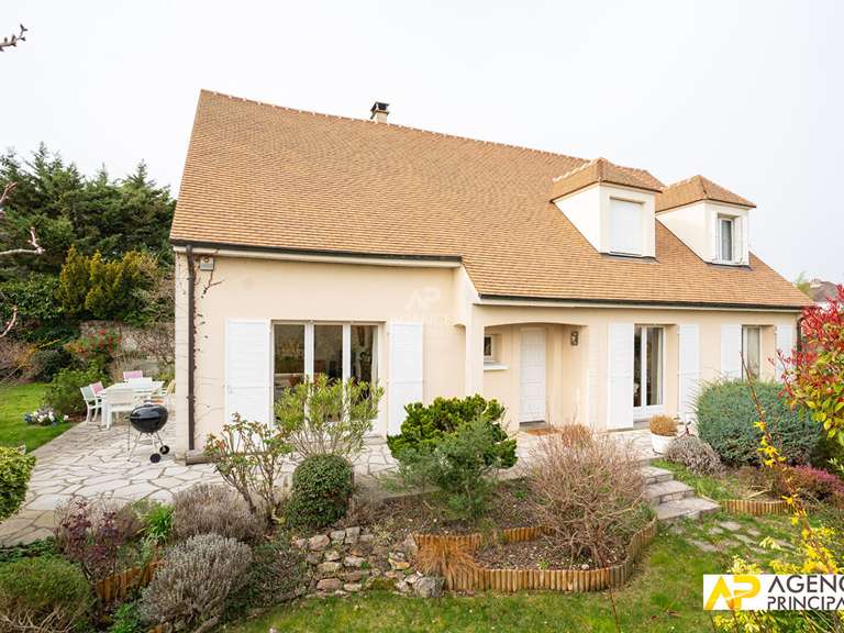 Maison Le Mesnil-le-Roi - 6 chambres - 200m²