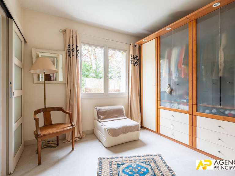 Maison Le Mesnil-le-Roi - 6 chambres - 200m²