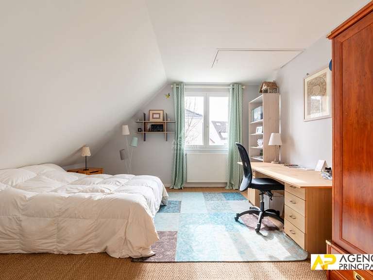 Maison Le Mesnil-le-Roi - 6 chambres - 200m²