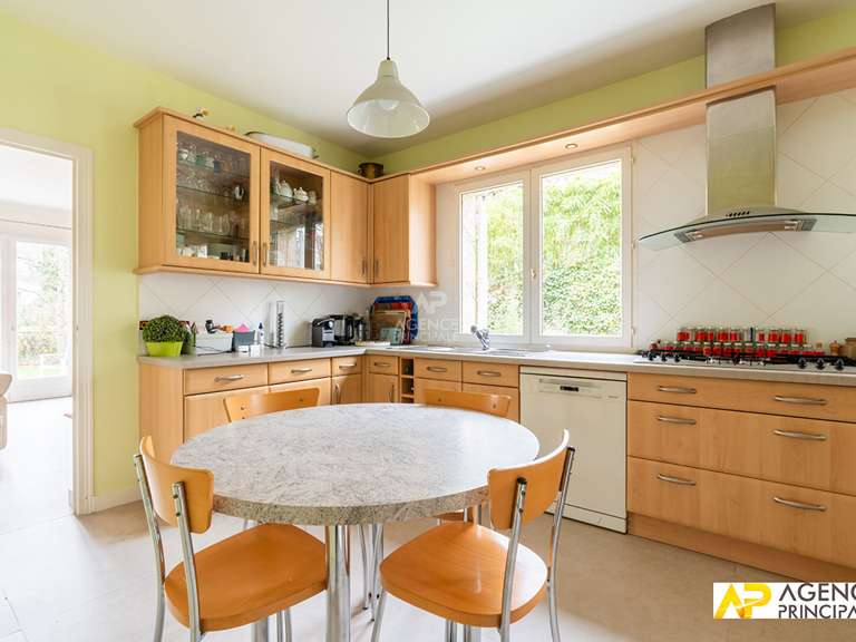 Maison Le Mesnil-le-Roi - 6 chambres - 200m²