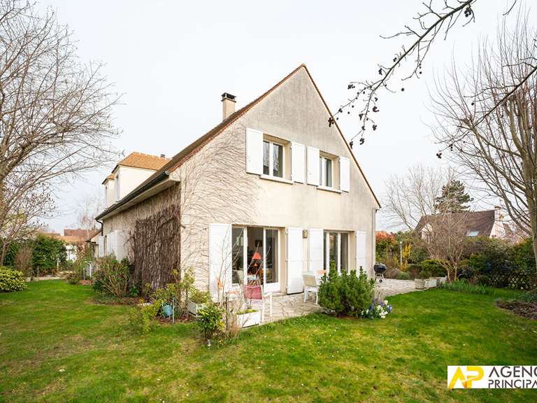 Maison Le Mesnil-le-Roi - 6 chambres - 200m²