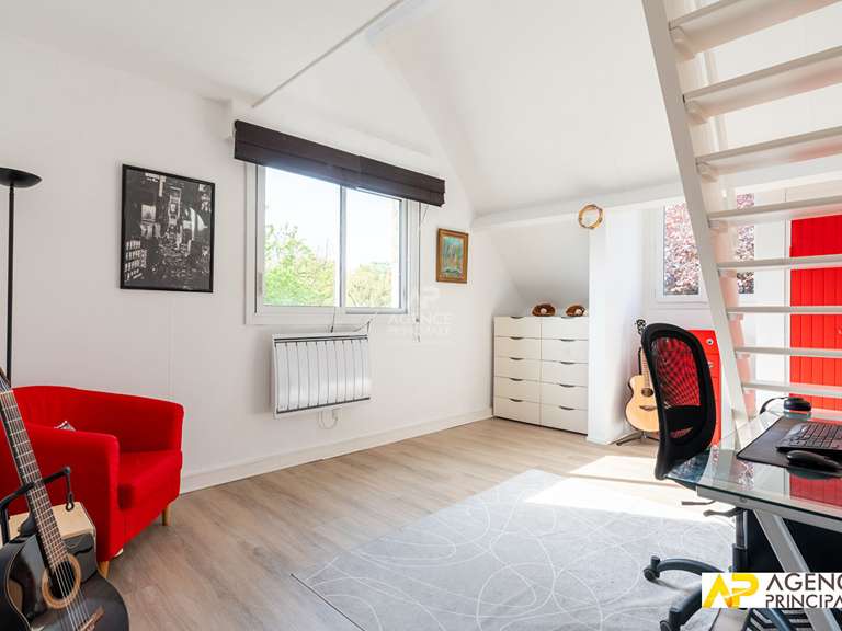 Maison Le Mesnil-le-Roi - 4 chambres - 162m²