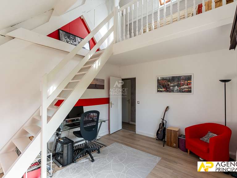 Maison Le Mesnil-le-Roi - 4 chambres - 162m²
