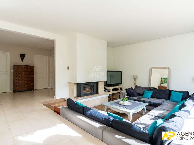 Maison Le Mesnil-le-Roi - 4 chambres - 162m²