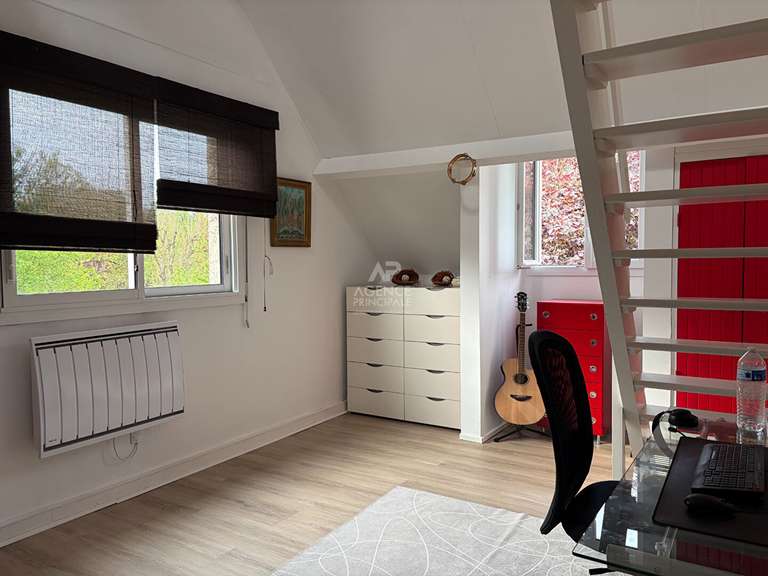 Maison Le Mesnil-le-Roi - 4 chambres - 162m²