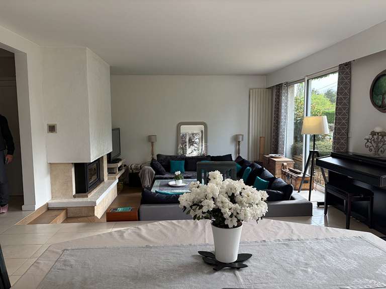 Maison Le Mesnil-le-Roi - 4 chambres - 162m²