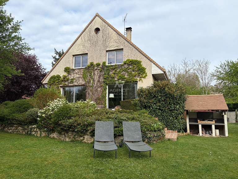 Maison Le Mesnil-le-Roi - 4 chambres - 162m²