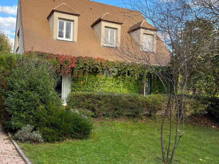 Maison Le Mesnil-le-Roi - 4 chambres - 162m²