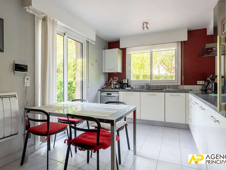 Maison Le Mesnil-le-Roi - 4 chambres - 162m²