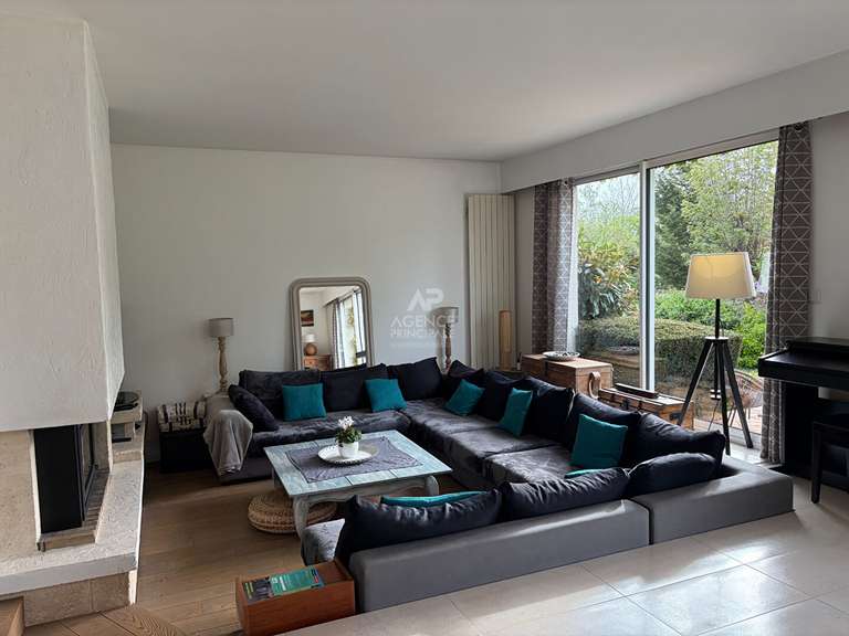 Maison Le Mesnil-le-Roi - 4 chambres - 162m²