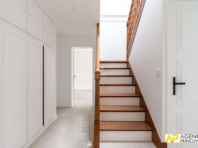 Maison Le Mesnil-le-Roi - 4 chambres - 150m²