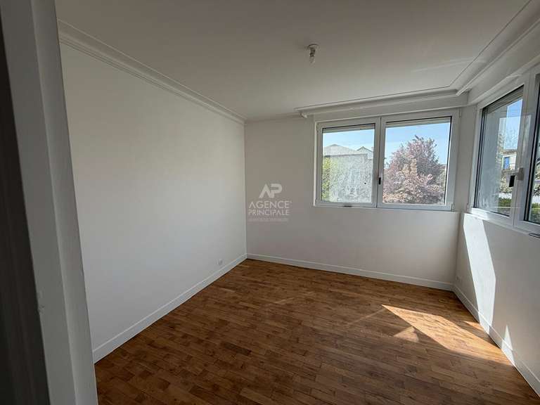 Maison Le Mesnil-le-Roi - 4 chambres - 150m²