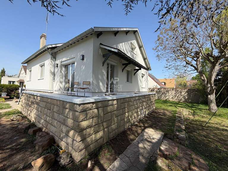 Maison Le Mesnil-le-Roi - 4 chambres - 150m²