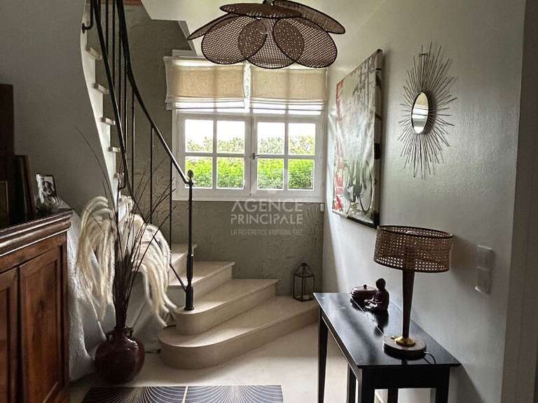 House Le Mesnil-le-Roi - 6 bedrooms - 168m²