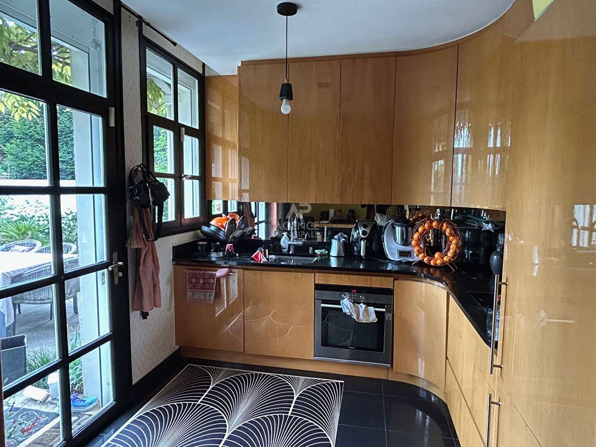 House Le Mesnil-le-Roi