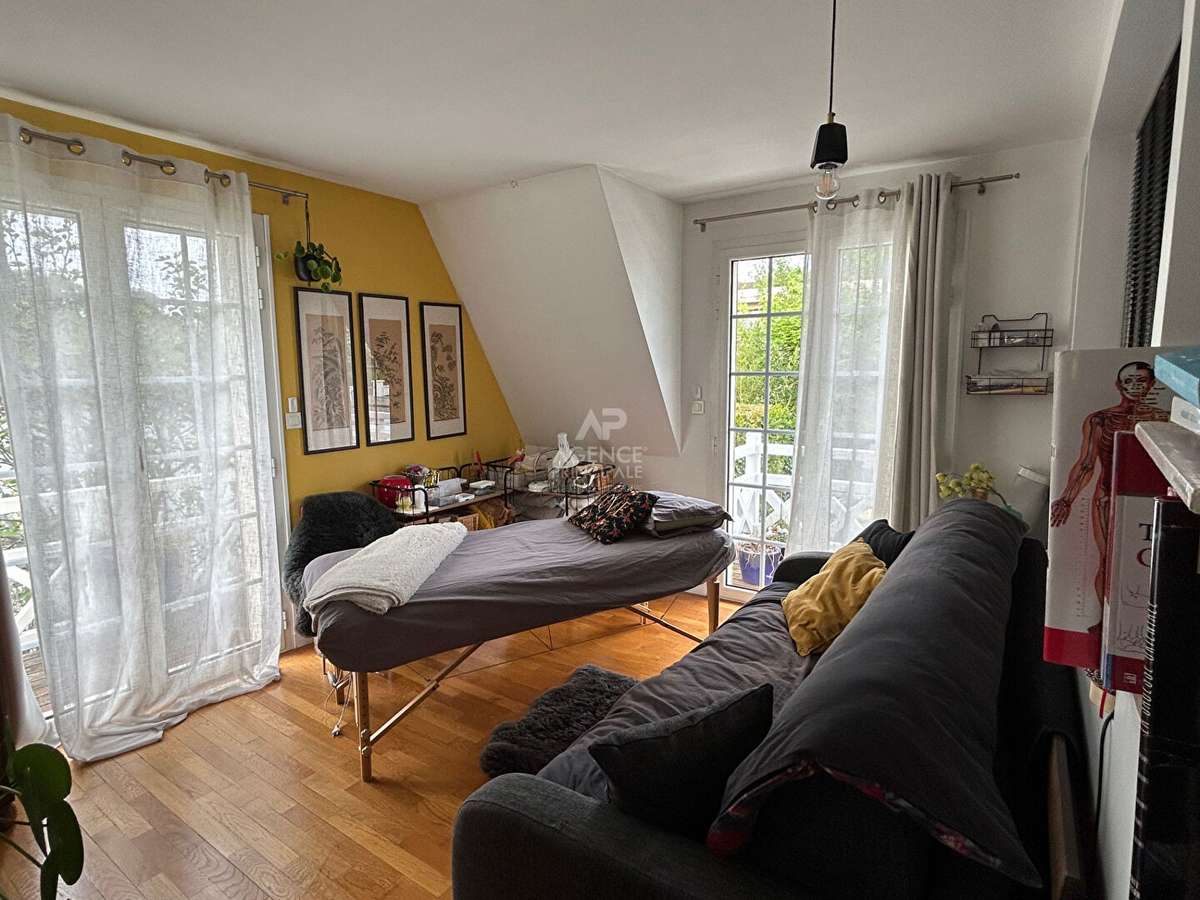 House Le Mesnil-le-Roi