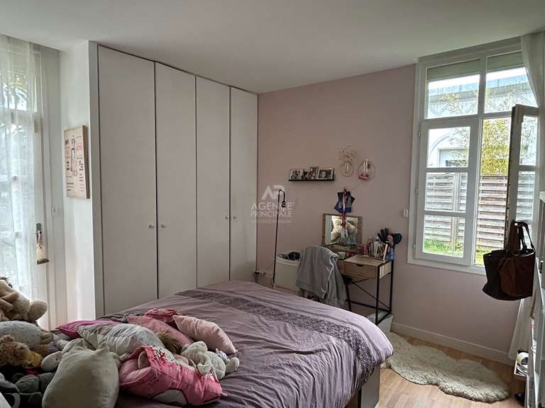 Maison Le Mesnil-le-Roi - 6 chambres - 168m²