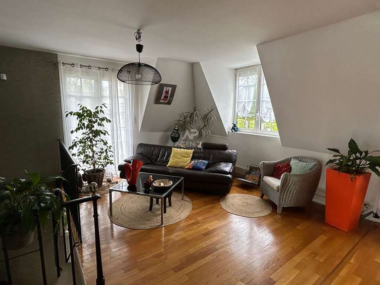 Maison Le Mesnil-le-Roi - 6 chambres - 168m²