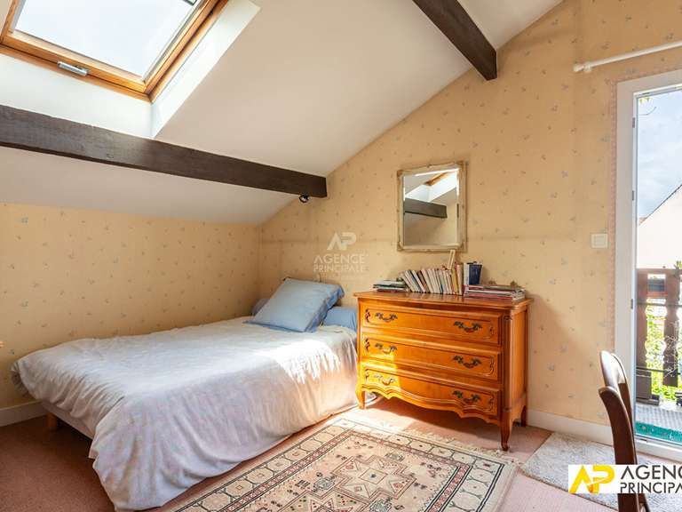 Maison Le Mesnil-le-Roi - 3 chambres - 129m²