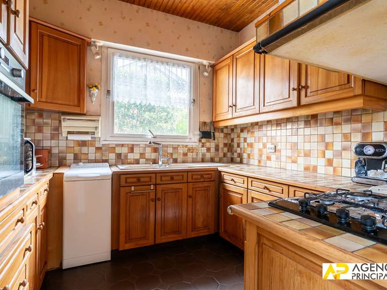 Maison Le Mesnil-le-Roi - 3 chambres - 129m²