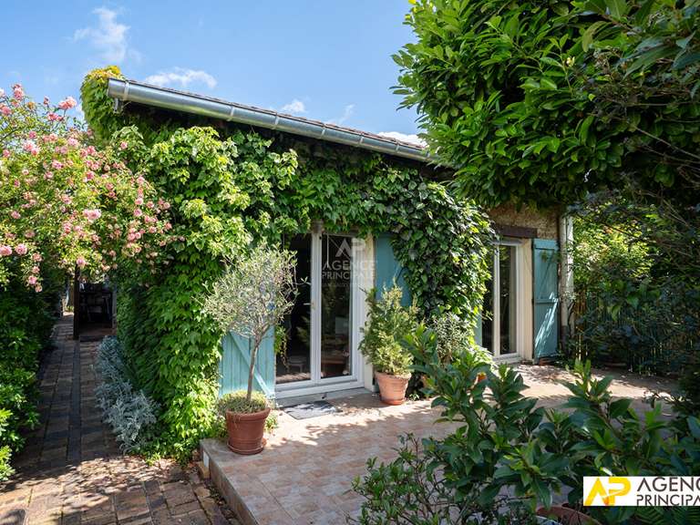 Maison Le Mesnil-le-Roi - 3 chambres - 129m²