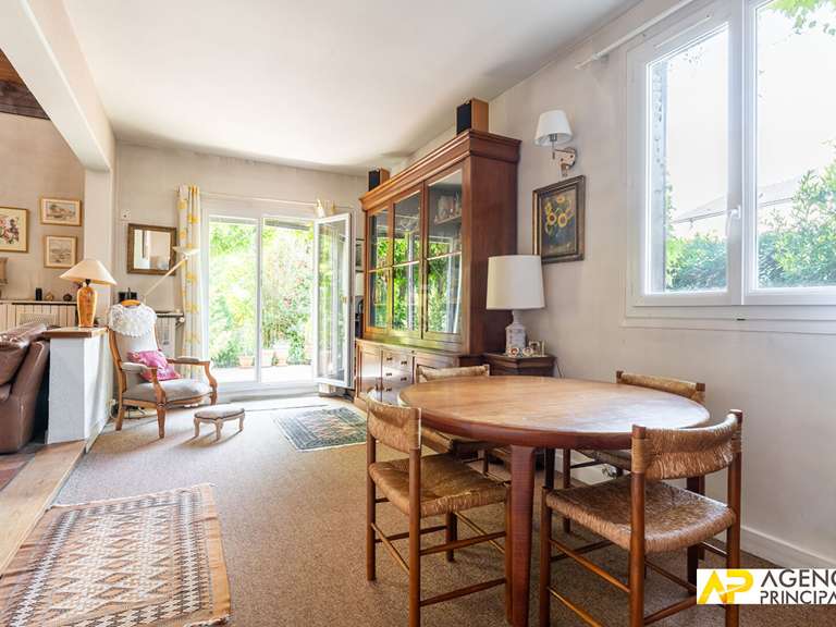 Maison Le Mesnil-le-Roi - 3 chambres - 129m²