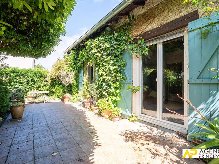 Maison Le Mesnil-le-Roi - 3 chambres - 129m²