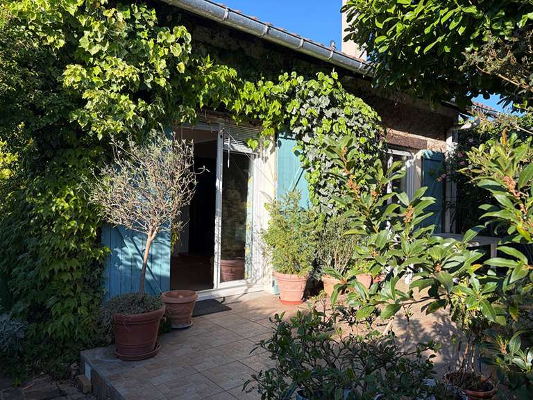 Maison Le Mesnil-le-Roi - 3 chambres - 129m²