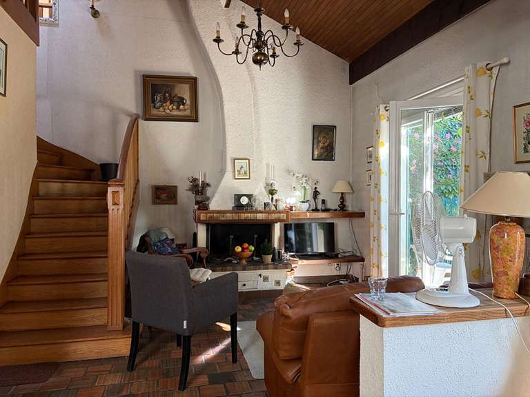 Maison Le Mesnil-le-Roi - 3 chambres - 129m²