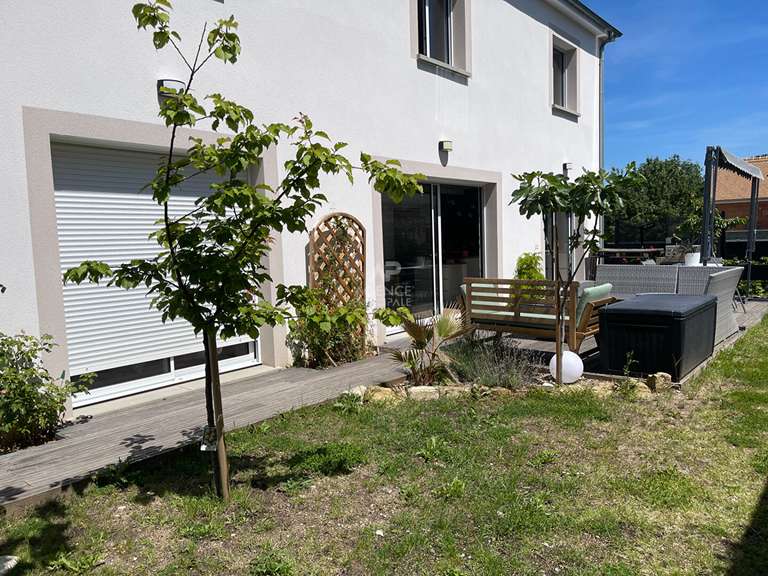 Maison Le Mesnil-le-Roi - 4 chambres - 143m²
