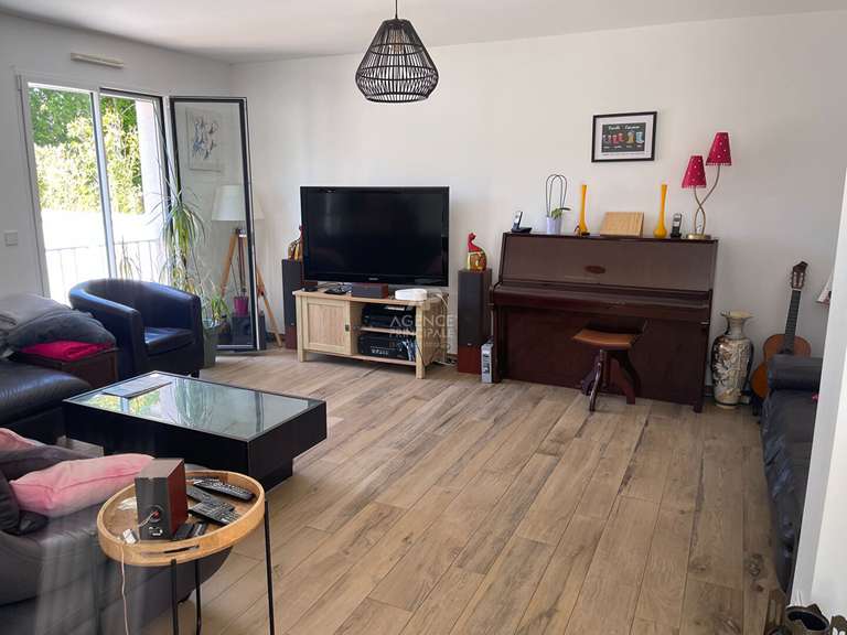 Maison Le Mesnil-le-Roi - 4 chambres - 143m²