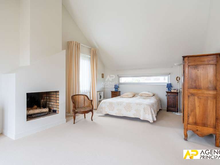 Maison Le Mesnil-le-Roi - 5 chambres - 183m²