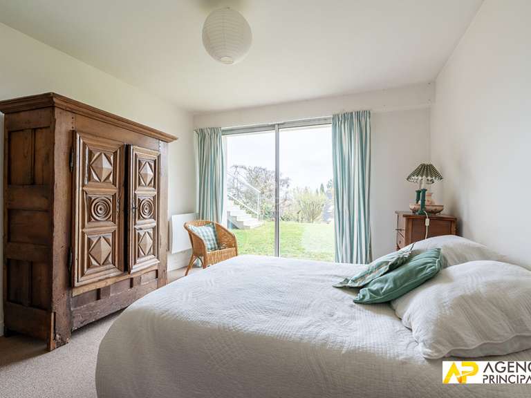 Maison Le Mesnil-le-Roi - 5 chambres - 183m²