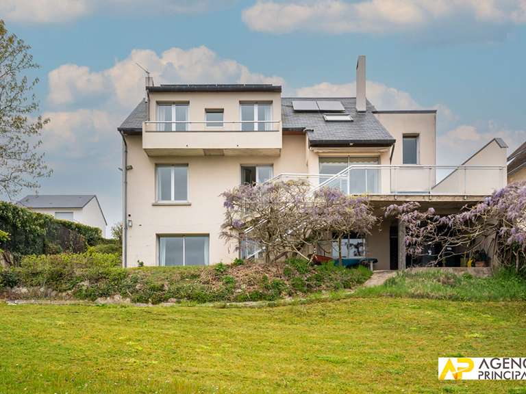 Maison Le Mesnil-le-Roi - 5 chambres - 183m²