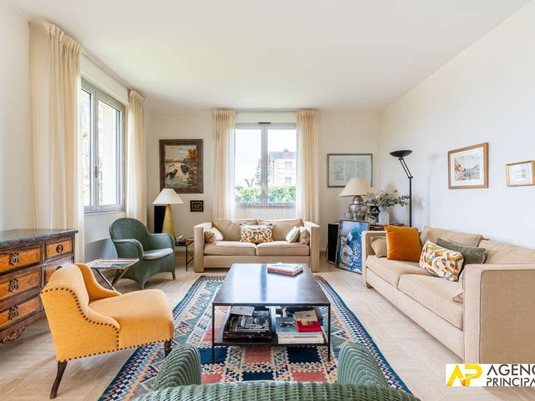 Maison Le Mesnil-le-Roi - 5 chambres - 183m²
