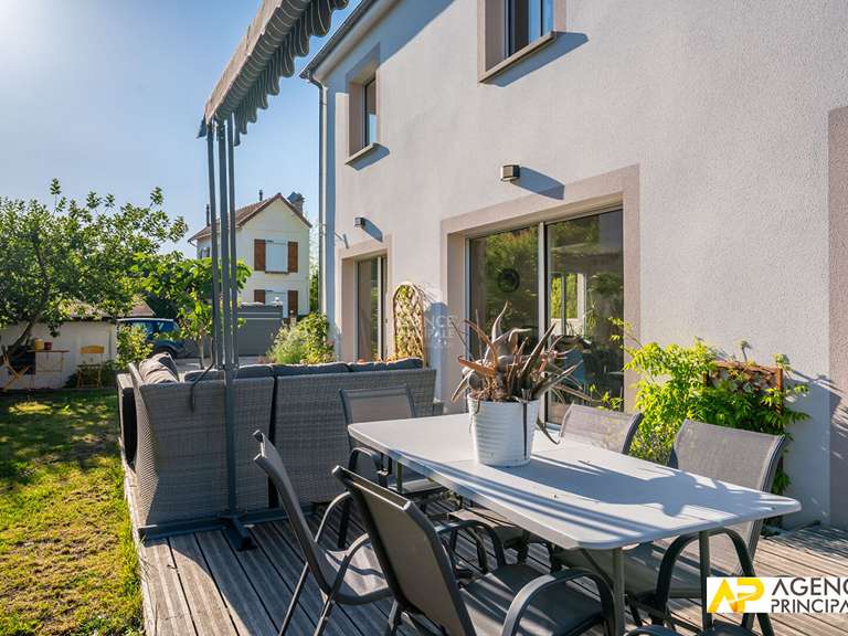 Maison Le Mesnil-le-Roi - 4 chambres - 143m²