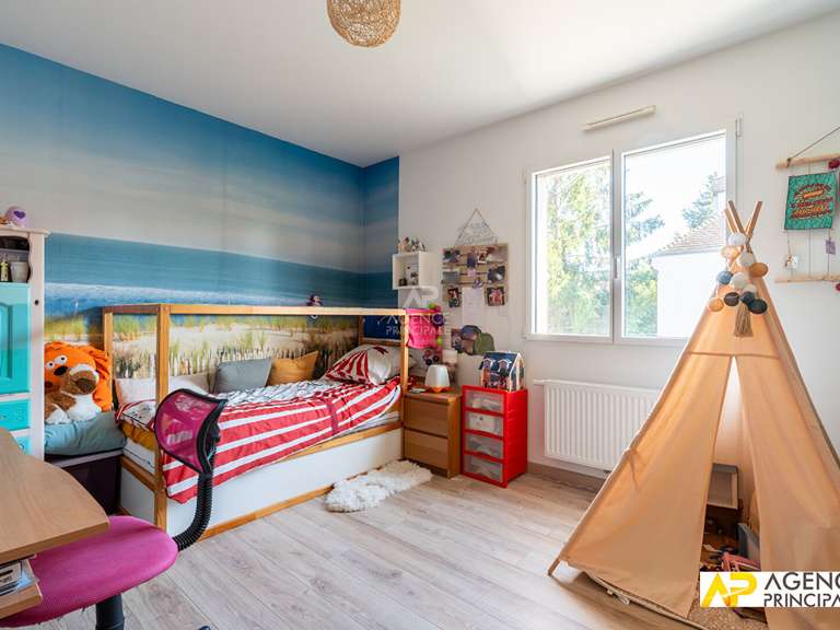 Maison Le Mesnil-le-Roi - 4 chambres - 143m²