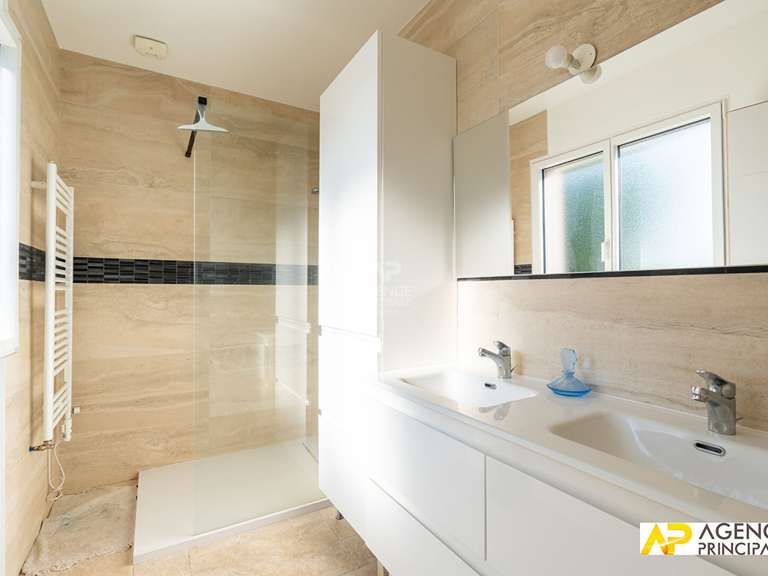 Maison Le Mesnil-le-Roi - 4 chambres - 143m²