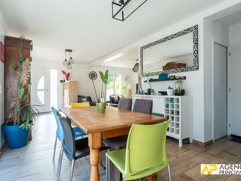 Maison Le Mesnil-le-Roi - 4 chambres - 143m²