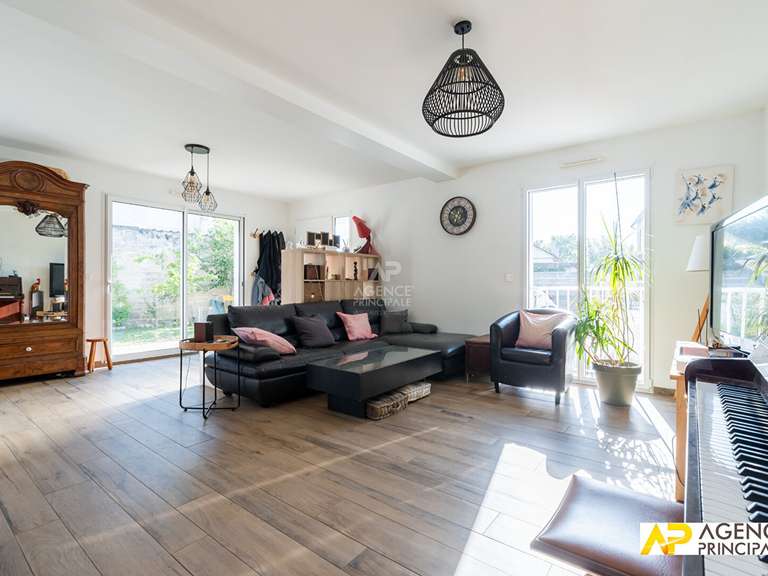 Maison Le Mesnil-le-Roi - 4 chambres - 143m²