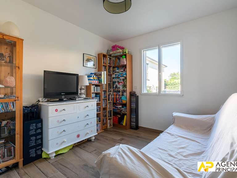 Maison Le Mesnil-le-Roi - 4 chambres - 143m²