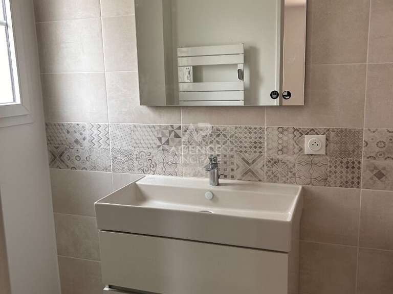 Maison Le Mesnil-le-Roi - 3 chambres - 120m²