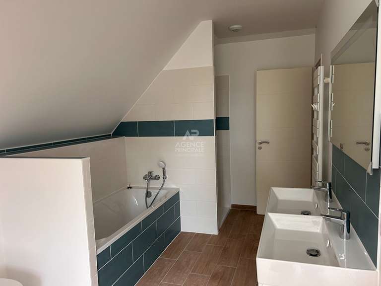 Maison Le Mesnil-le-Roi - 3 chambres - 120m²