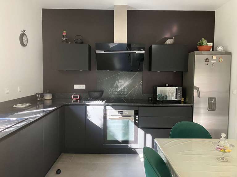 Maison Le Mesnil-le-Roi - 5 chambres - 182m²