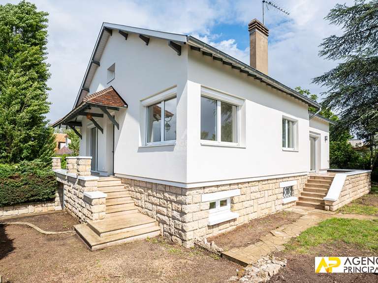 Maison Le Mesnil-le-Roi - 4 chambres - 139m²