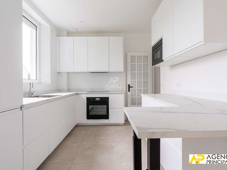 Maison Le Mesnil-le-Roi - 4 chambres - 139m²