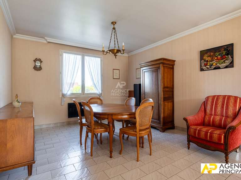 Maison Le Mesnil-le-Roi - 5 chambres - 142m²