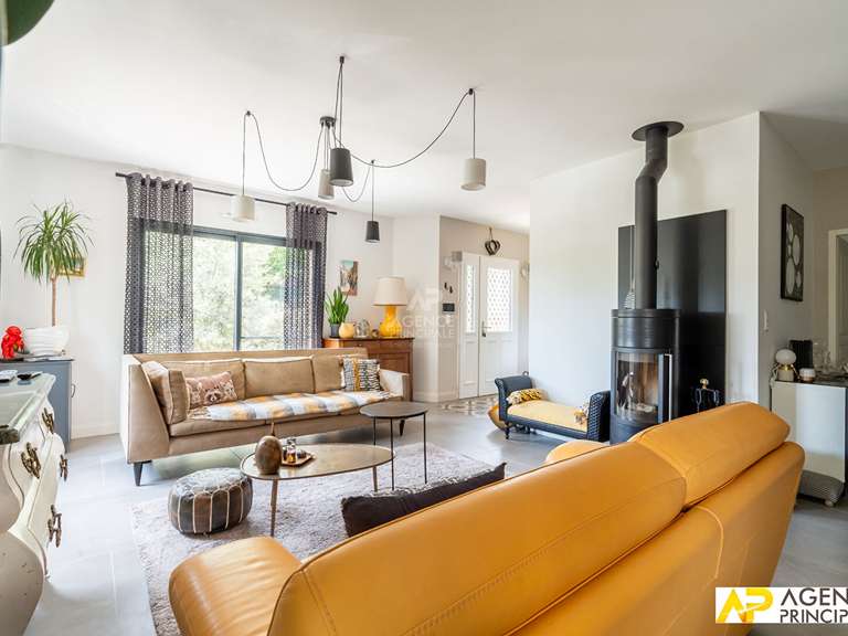 Maison Le Mesnil-le-Roi - 5 chambres - 182m²