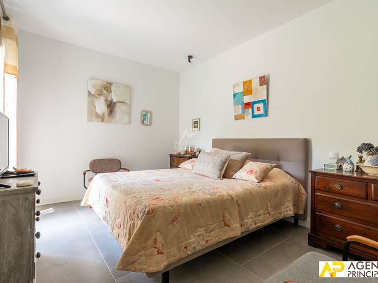 Maison Le Mesnil-le-Roi - 5 chambres - 182m²