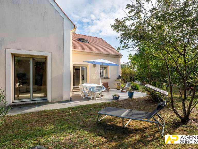 Maison Le Mesnil-le-Roi - 6 chambres - 202m²